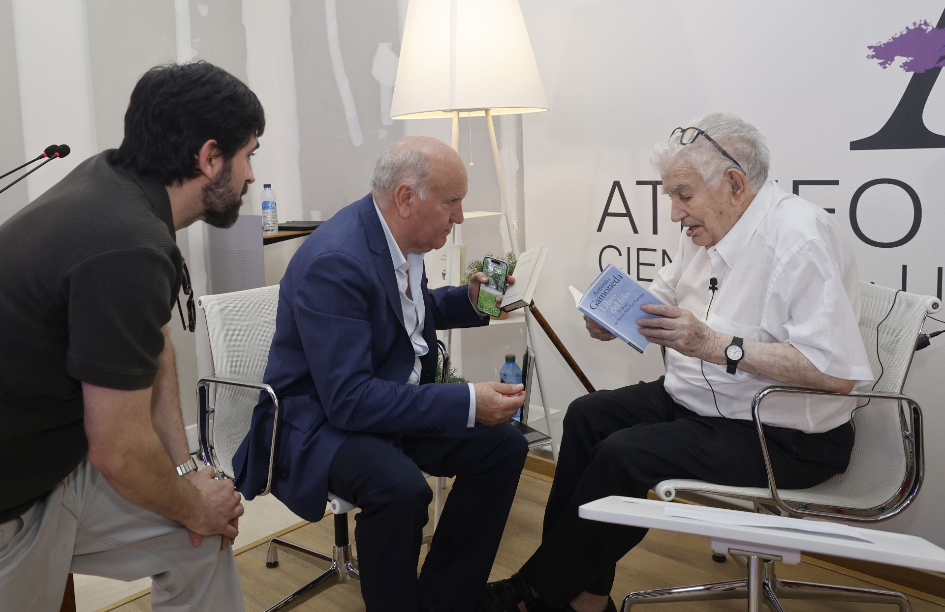 Gamoneda apadrina la nueva sede del Ateneo en Palencia