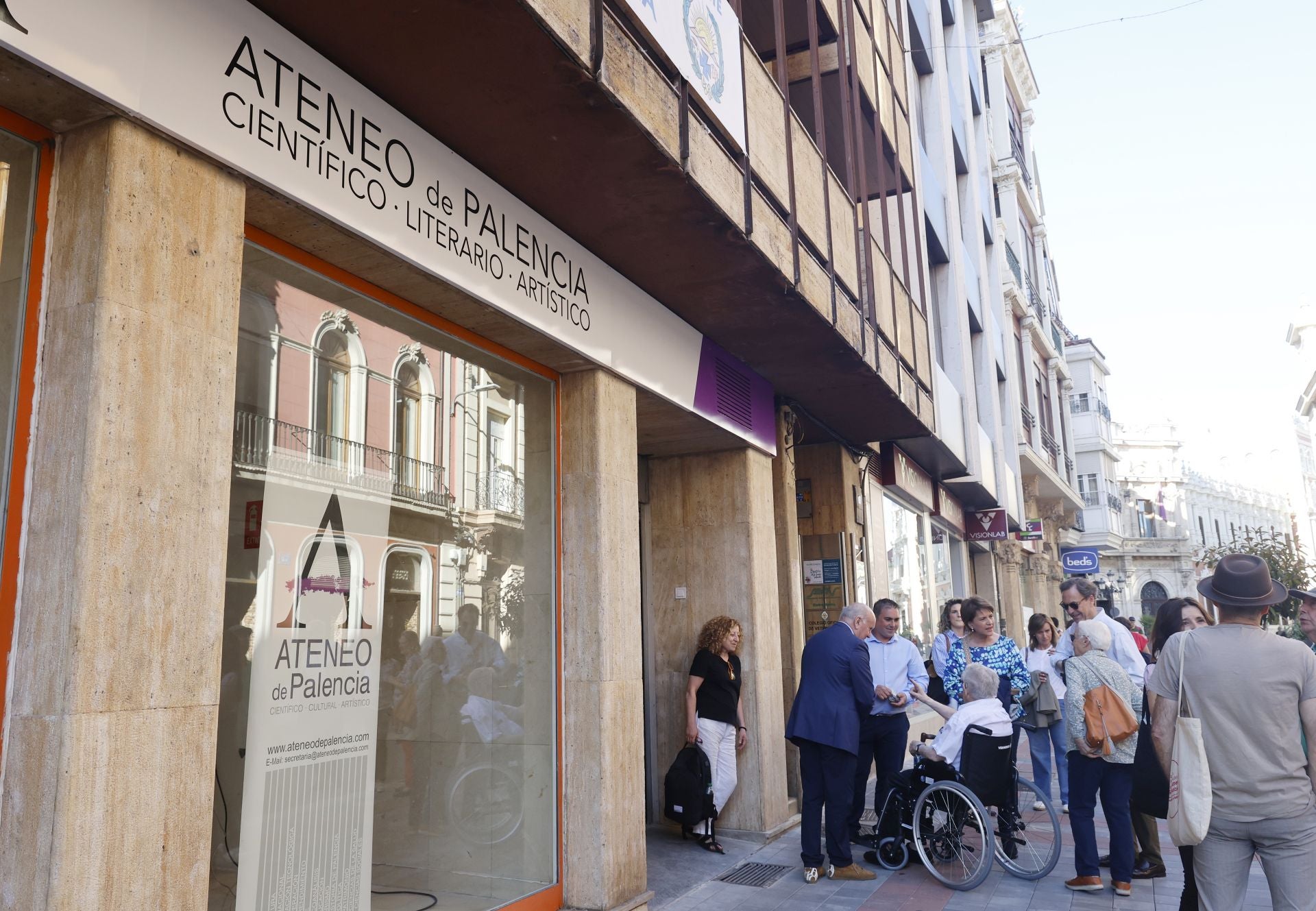 Gamoneda apadrina la nueva sede del Ateneo en Palencia