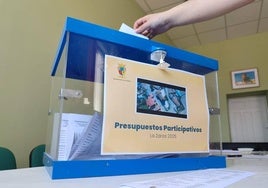 Urna de los presupuestos participativos en La Zarza.
