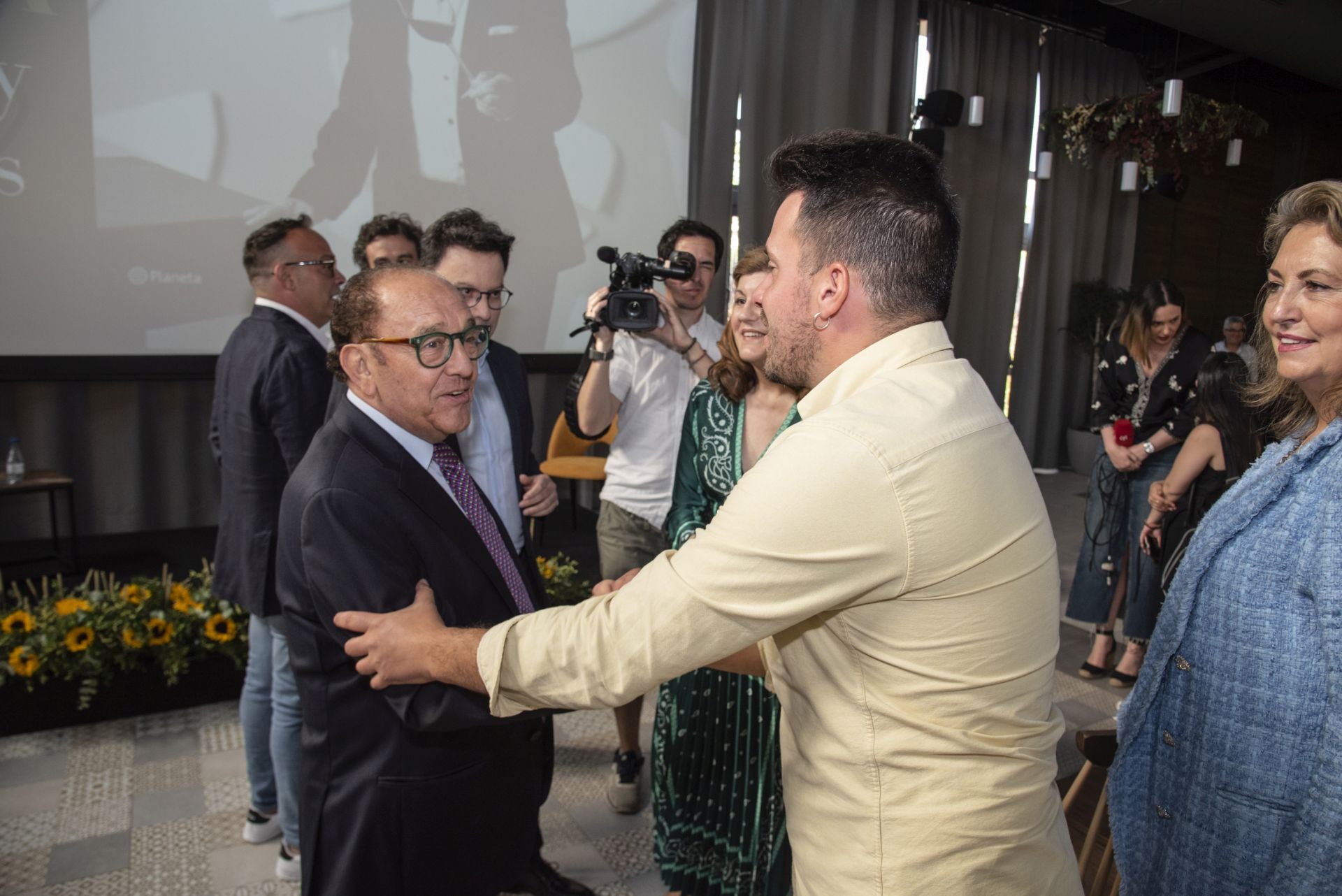 Fotos de la multitudinaria presentación de la biografía de José María