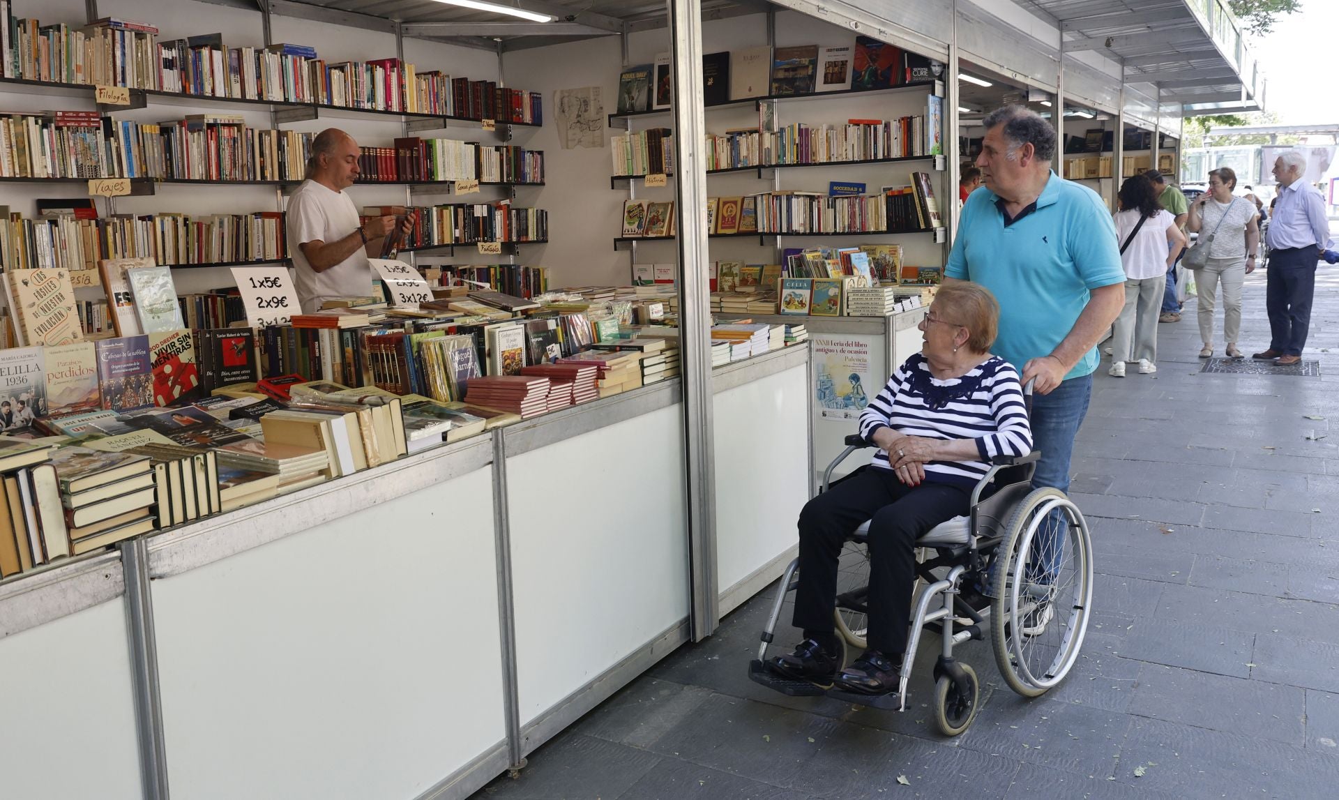 Así es la Feria del Libro Antiguo y de Ocasión de Palencia