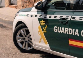 Localizan muerto a un hombre de 73 años debajo de su coche en un camino