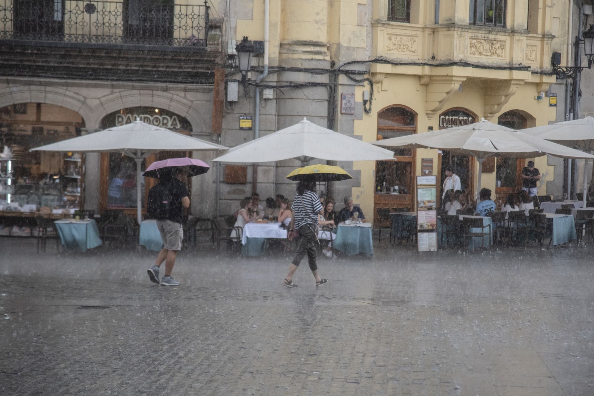 Una tormenta refresca Segovia