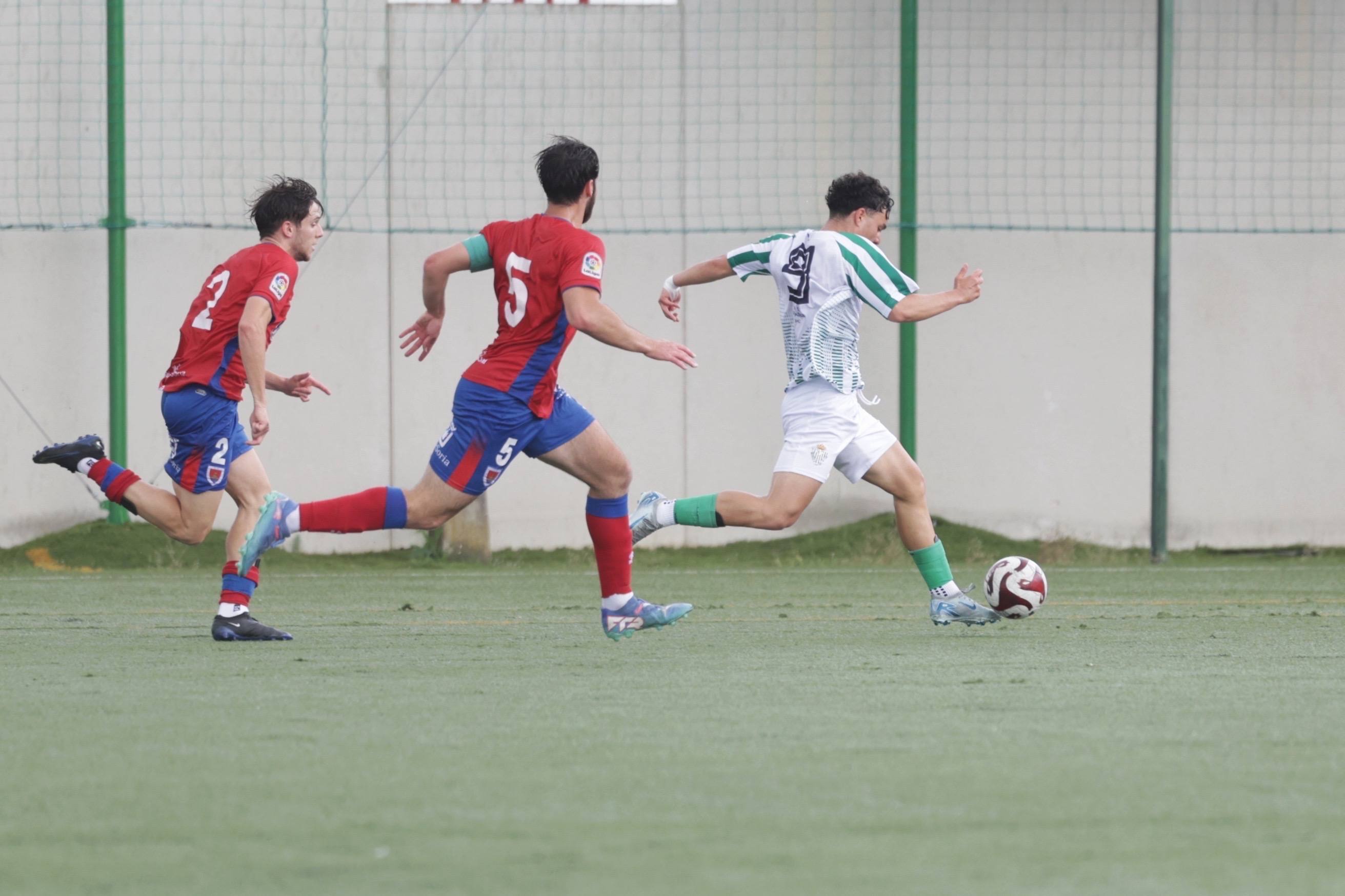 La derrota del Betis ante el Numancia B, en imágenes