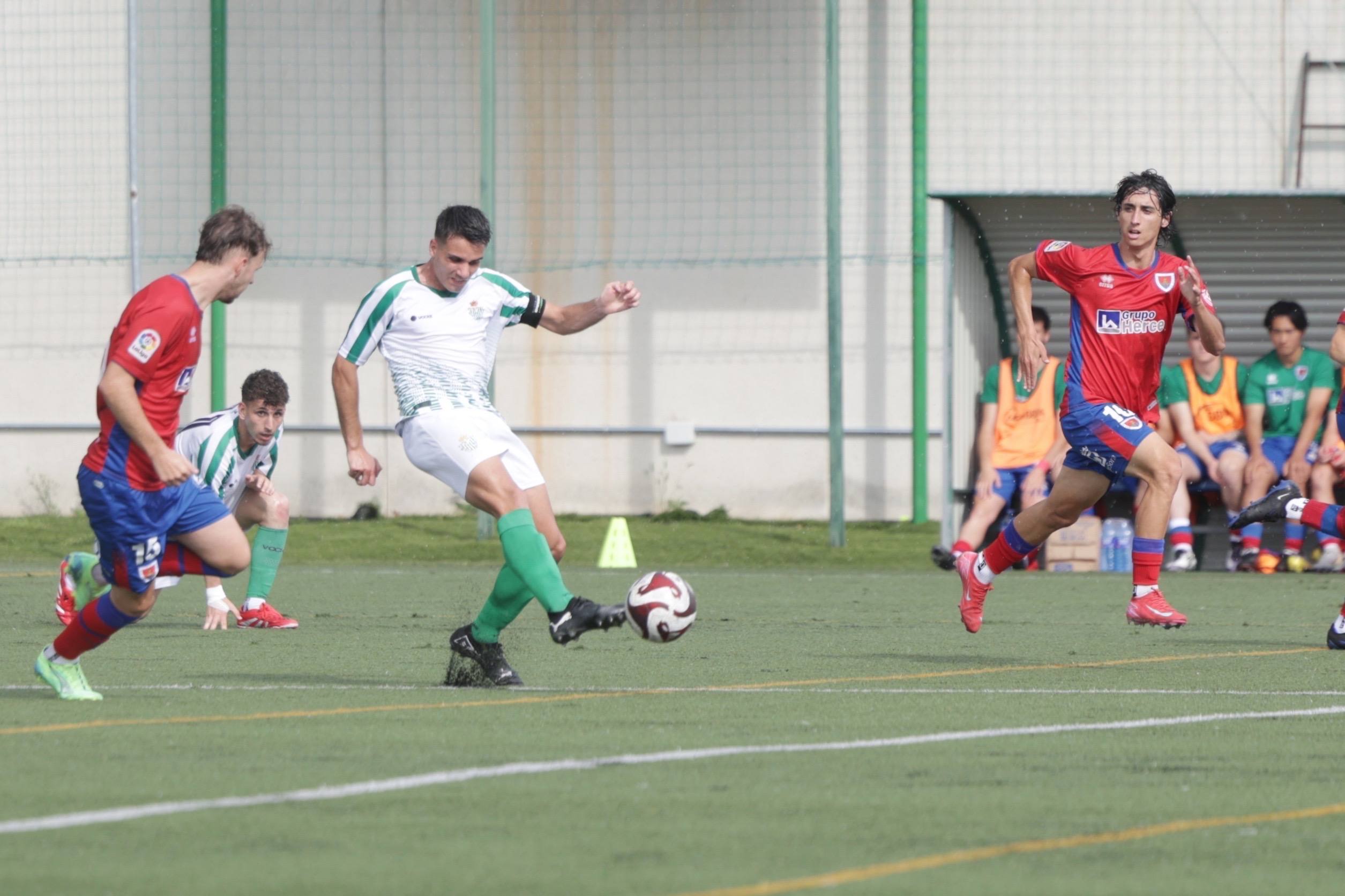 La derrota del Betis ante el Numancia B, en imágenes