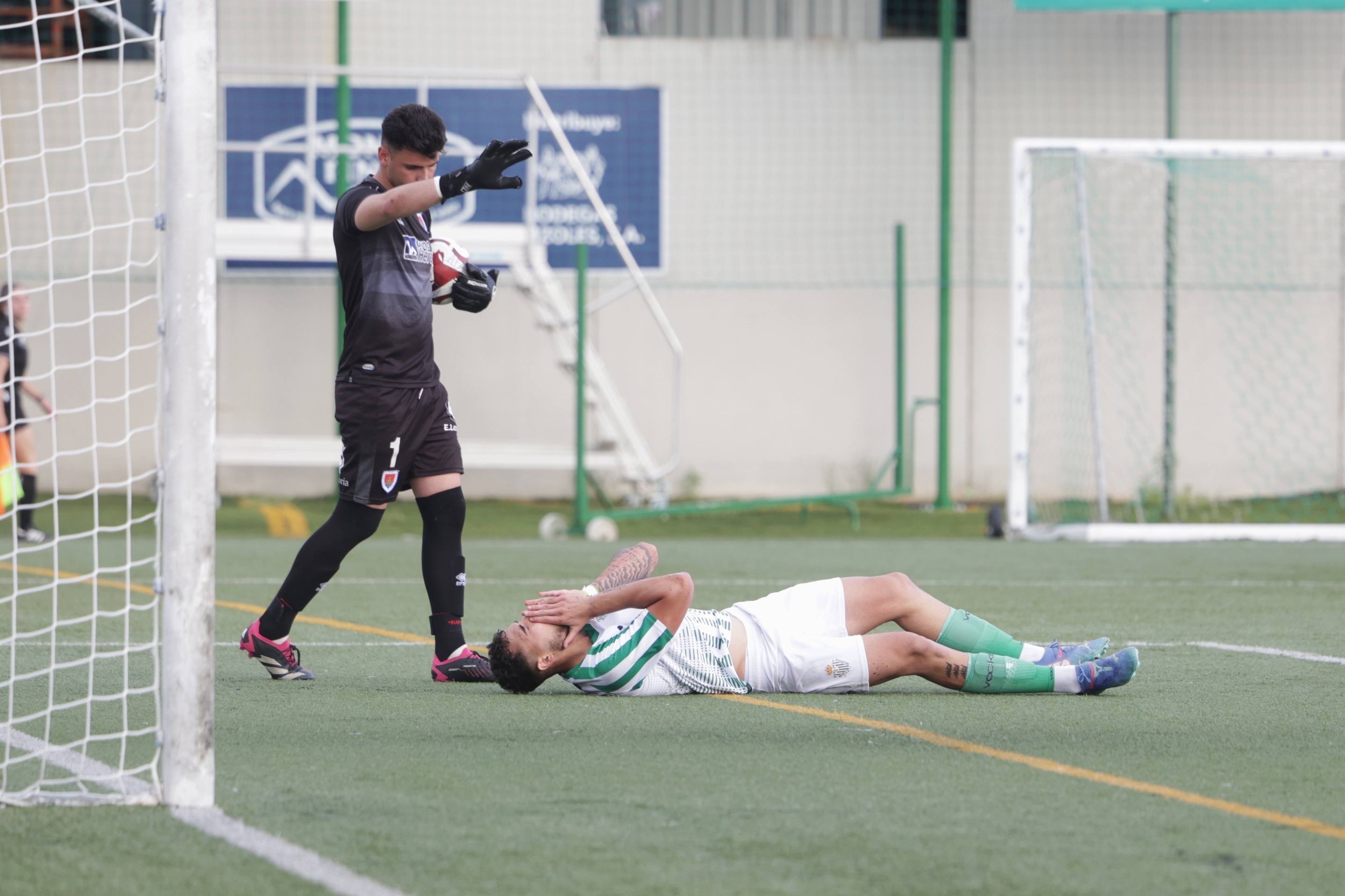 La derrota del Betis ante el Numancia B, en imágenes