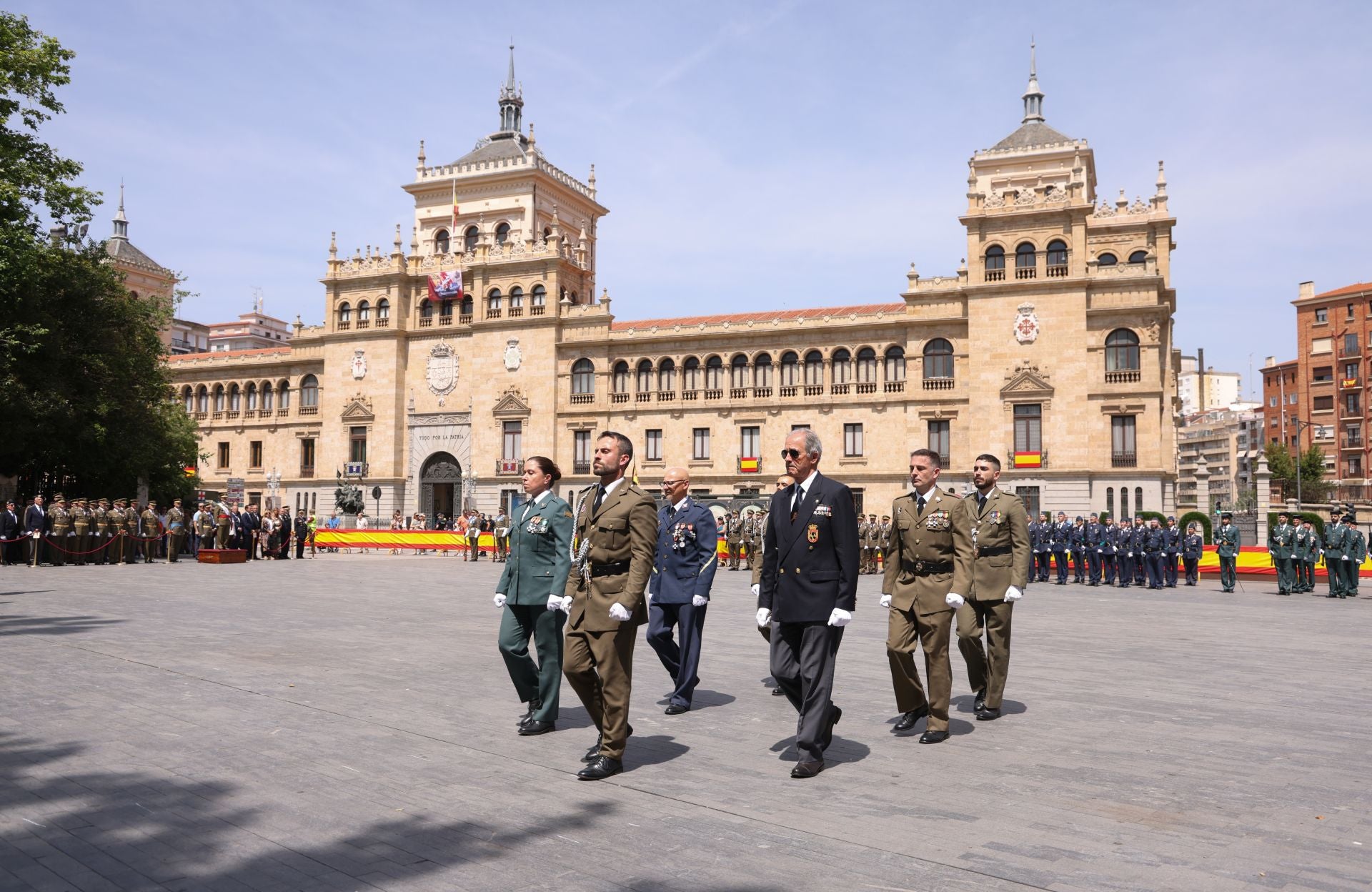 Así se ha celebrado en Valladolid el Día de las Fuerzas Armadas