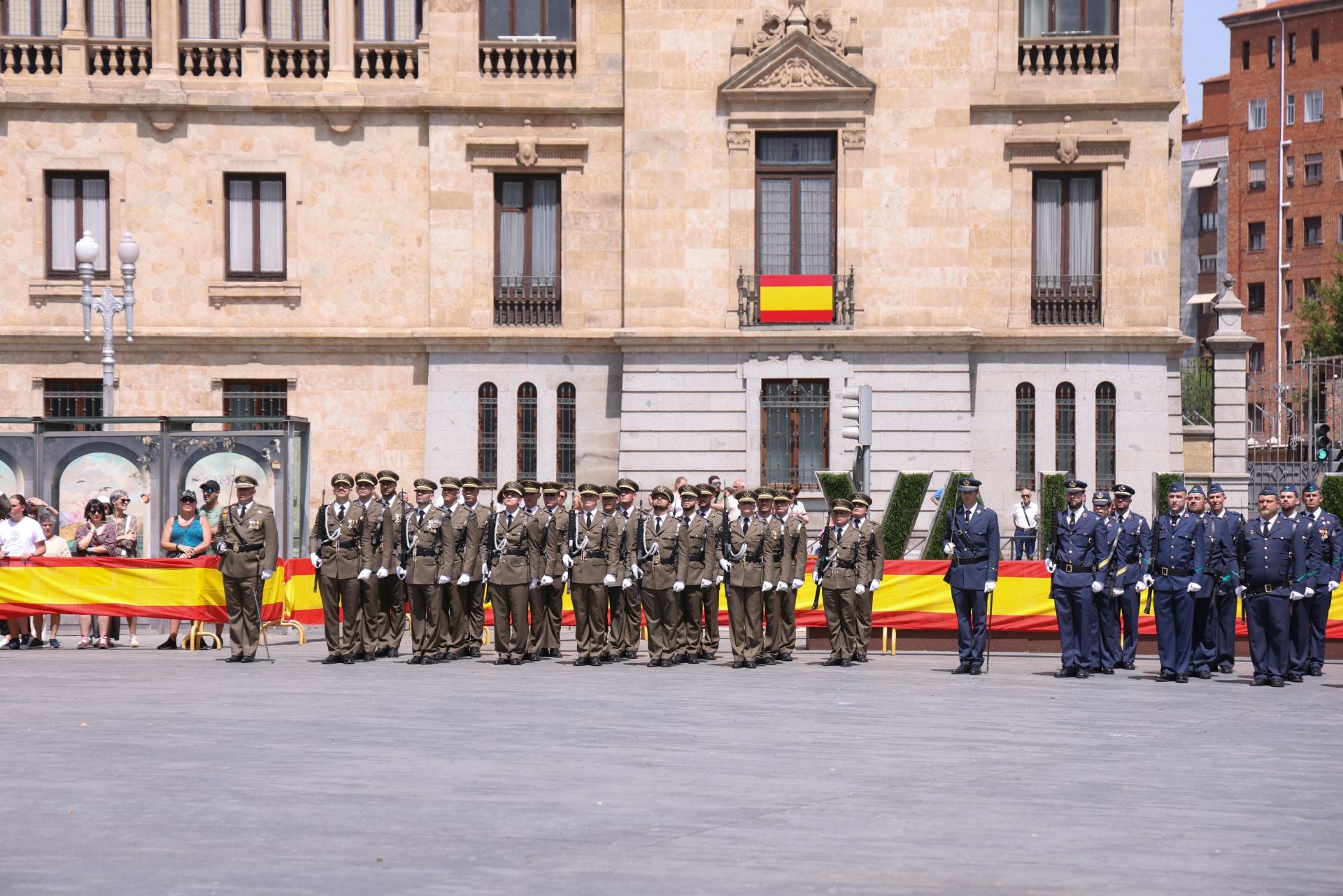 Así se ha celebrado en Valladolid el Día de las Fuerzas Armadas