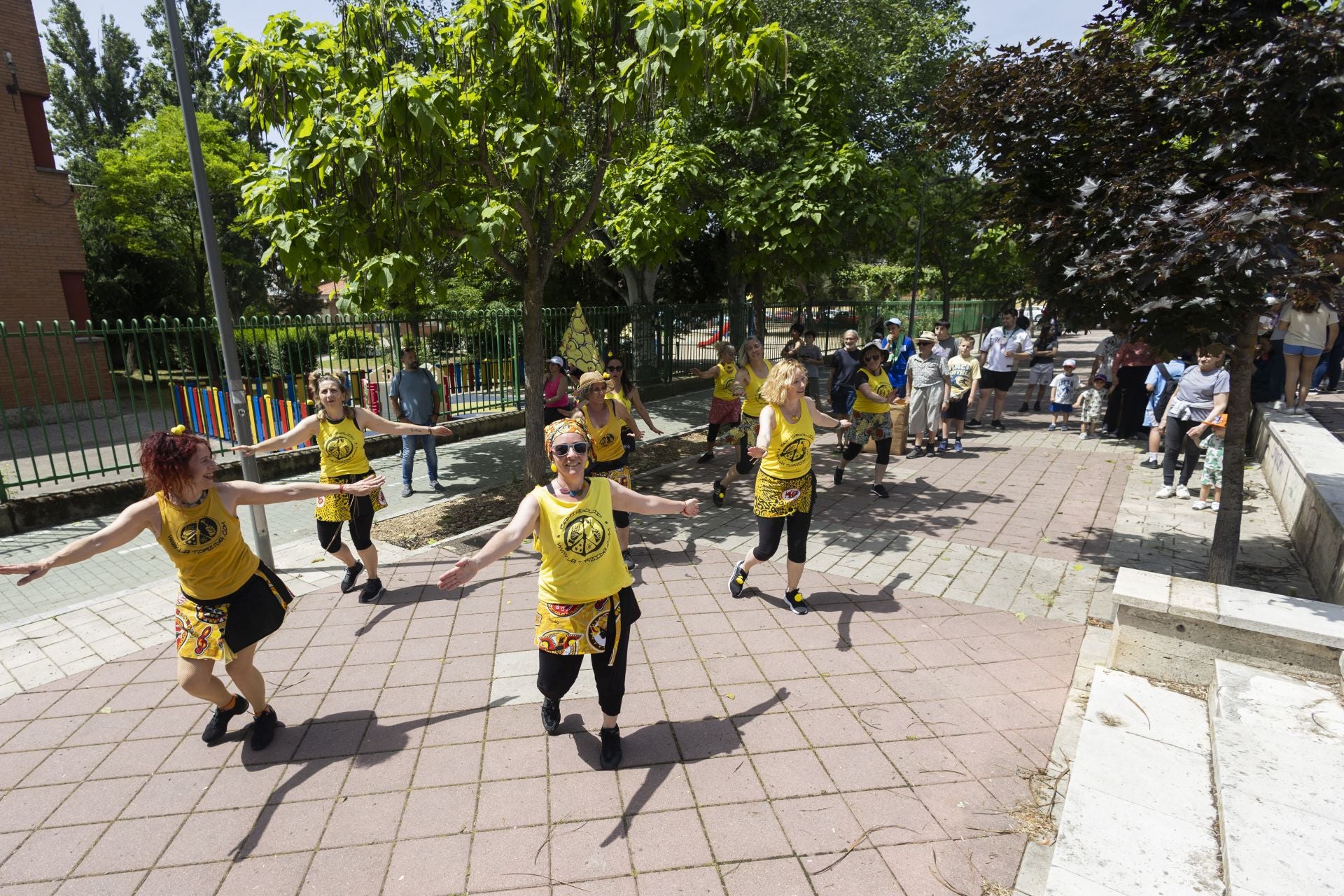 Carrera de patitos de goma solidaria en el Esgueva