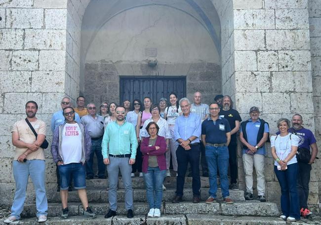 Los asistentes al taller Tornadera visitaron los recursos patrimoniales de Castrodeza
