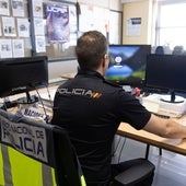 Diego Sacristán, inspector jefe de la UCRIF, en la oficina del grupo en Valladolid.