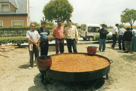 Paella elaborada para 500 personas que se degustó el día 12 de agosto de 1994.