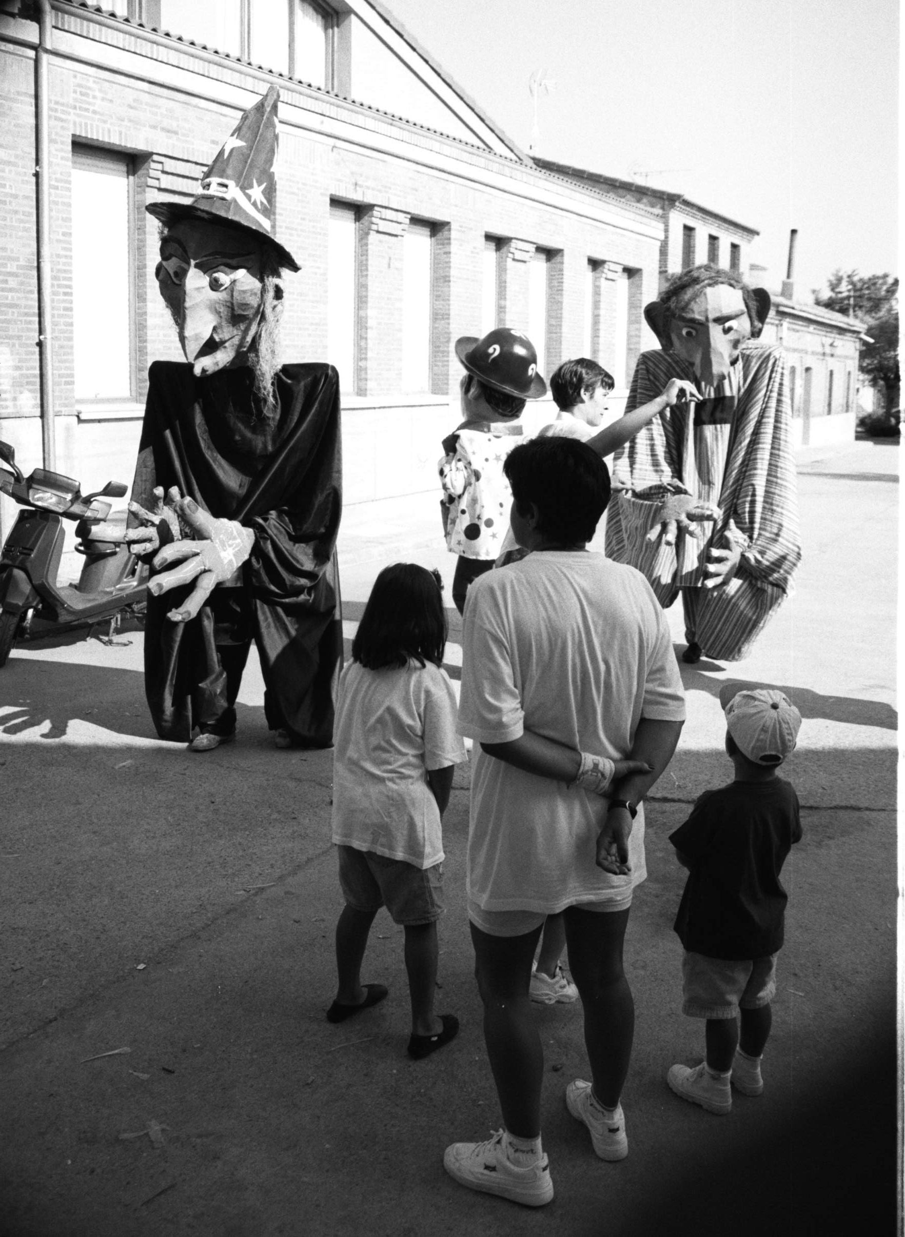 Gigantes y cabezudos en las fiestas patronales de agosto de 1998.