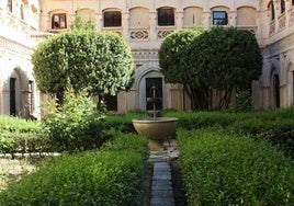 Imagen de uno de los patios del monasterio de San Antonio el Real.