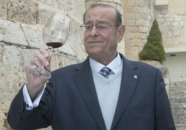 El bodeguero Luis Sanz.