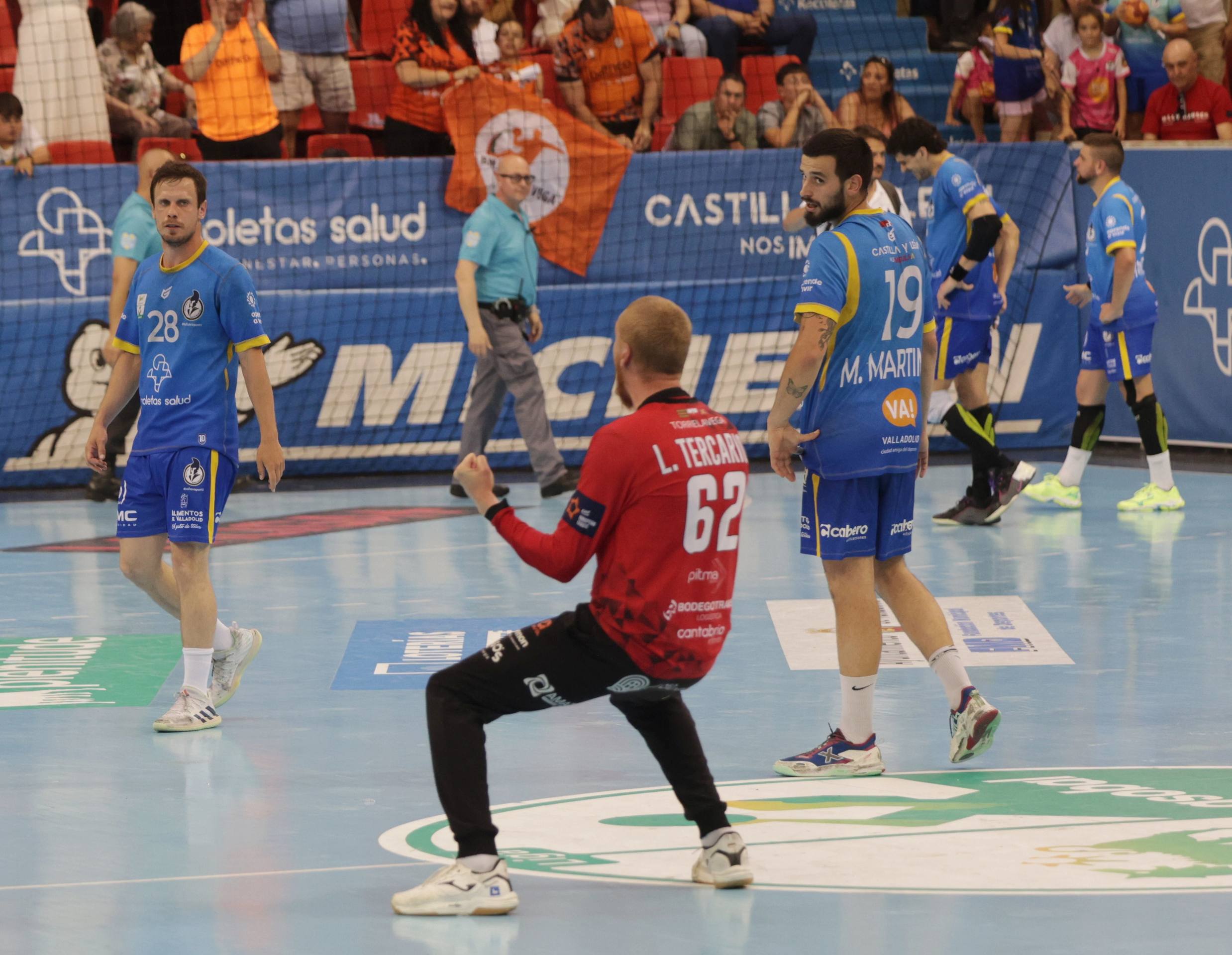 La derrota del Recoletas en Huerta del Rey ante Torrelavega, en imágenes