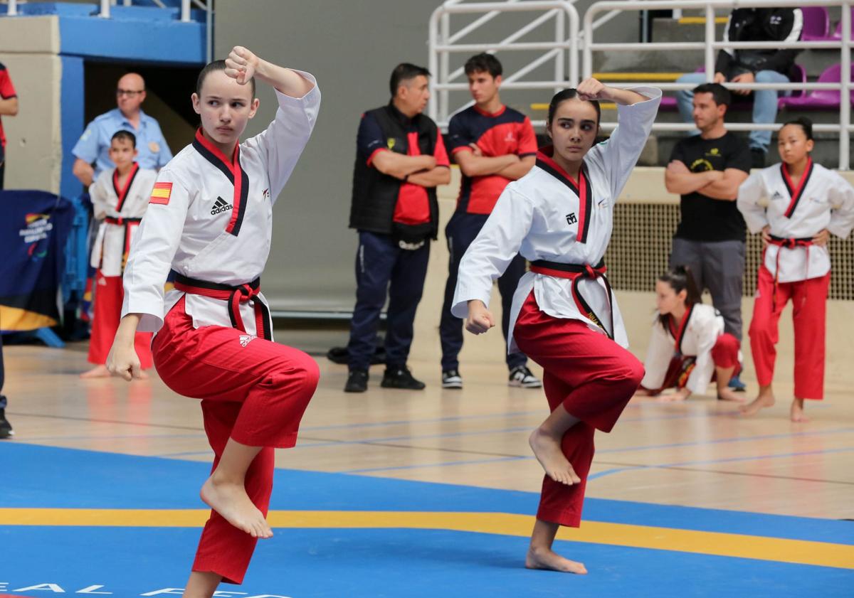 Imagen principal - La vallisoletana Mei Ling Duque se adjudica el Open de España Poomsae júnior