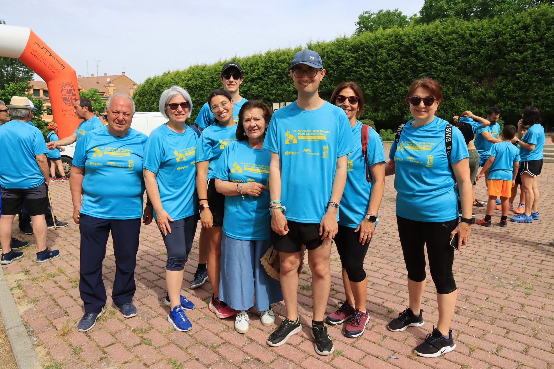 Fotos de la marcha solidaria a favor de Autismo Segovia en Bernuy de Porreros