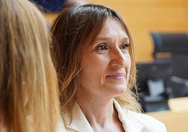 La consejera de Educación, Rocío Lucas, durante una comparecencia en las Cortes.