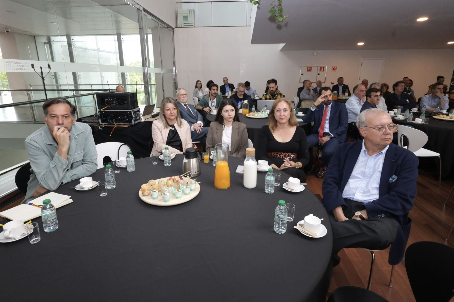 Fernando Freire (Genovis), Sonia Cañizal y Sira Durán (Ballesol), Elena Ortega (Impulsa Tu Marketing) y Germán Arias (Consultor Independiente)