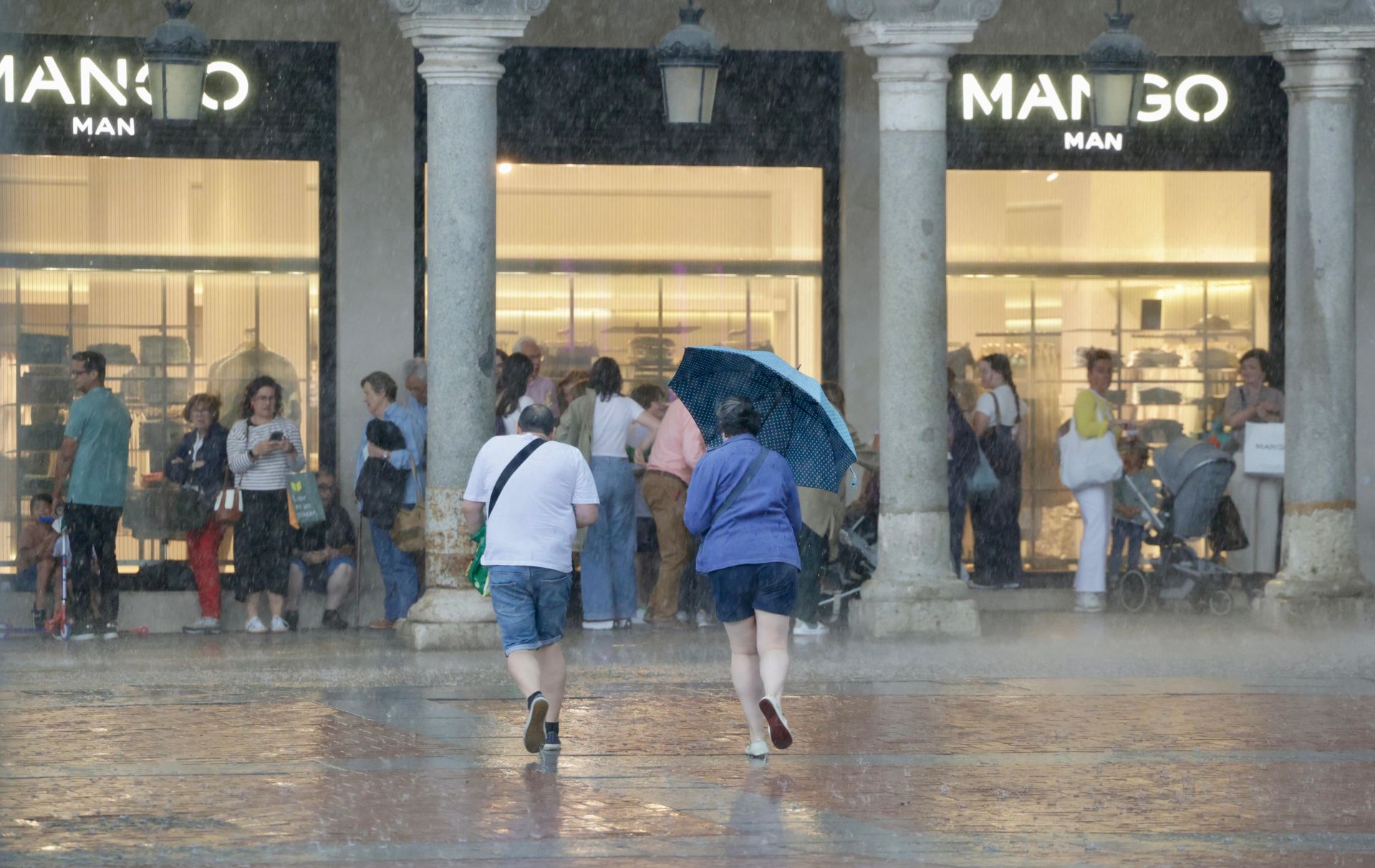 Las imágenes de una nueva espectacular tromba de agua en Valladolid