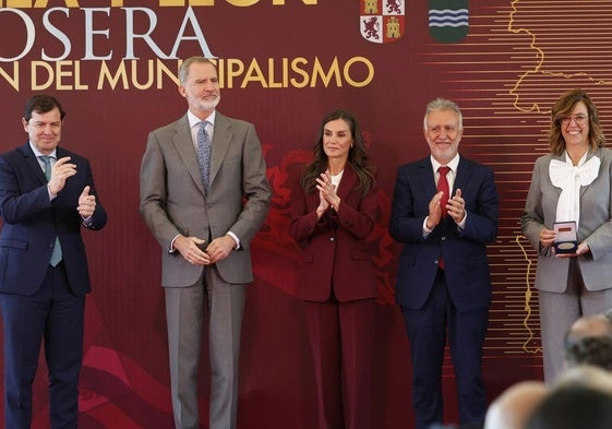 El Rey alienta el municipalismo y defiende en Brañosera los derechos de los pueblos