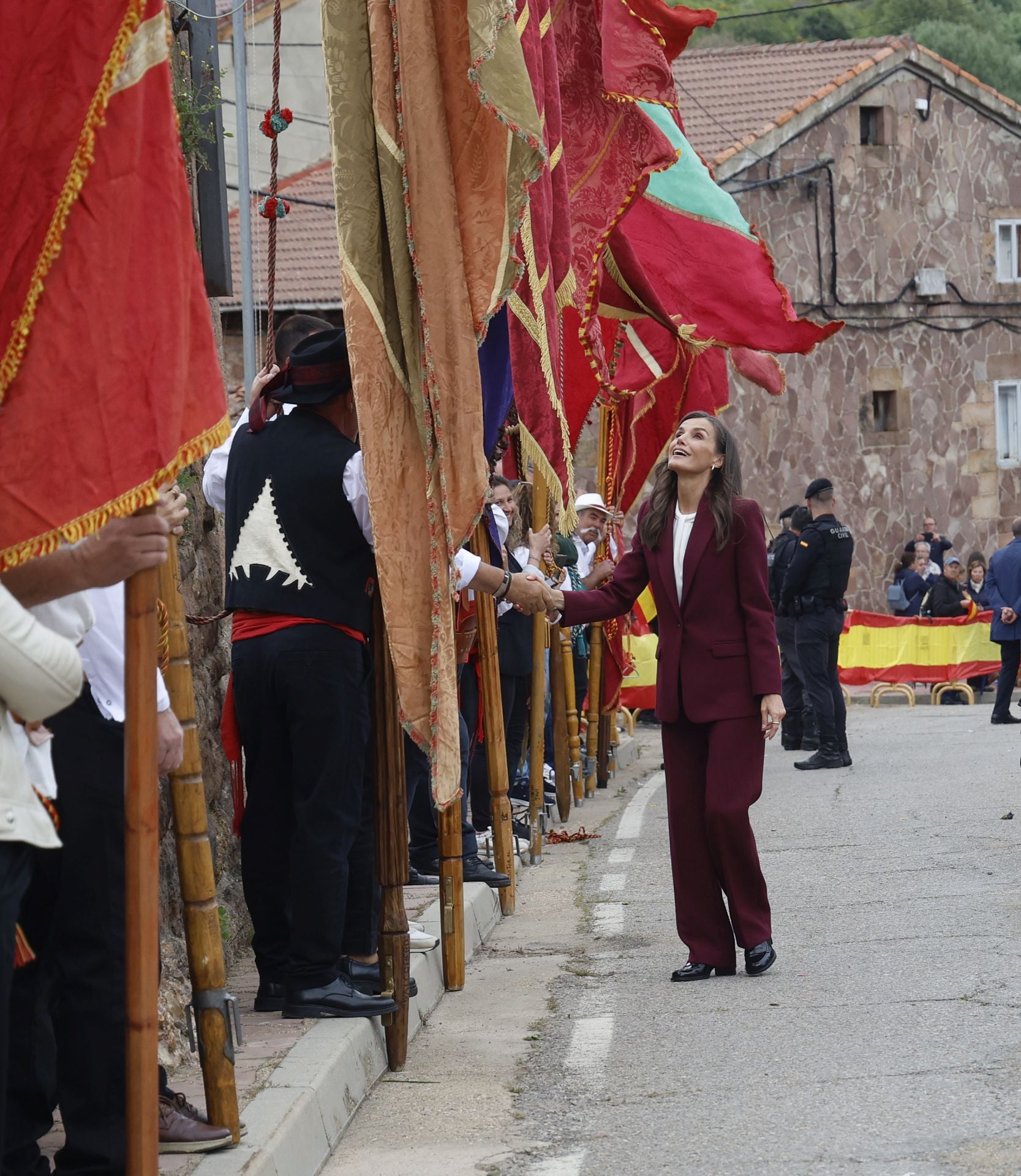 La visita de los Reyes a Brañosera, en imágenes