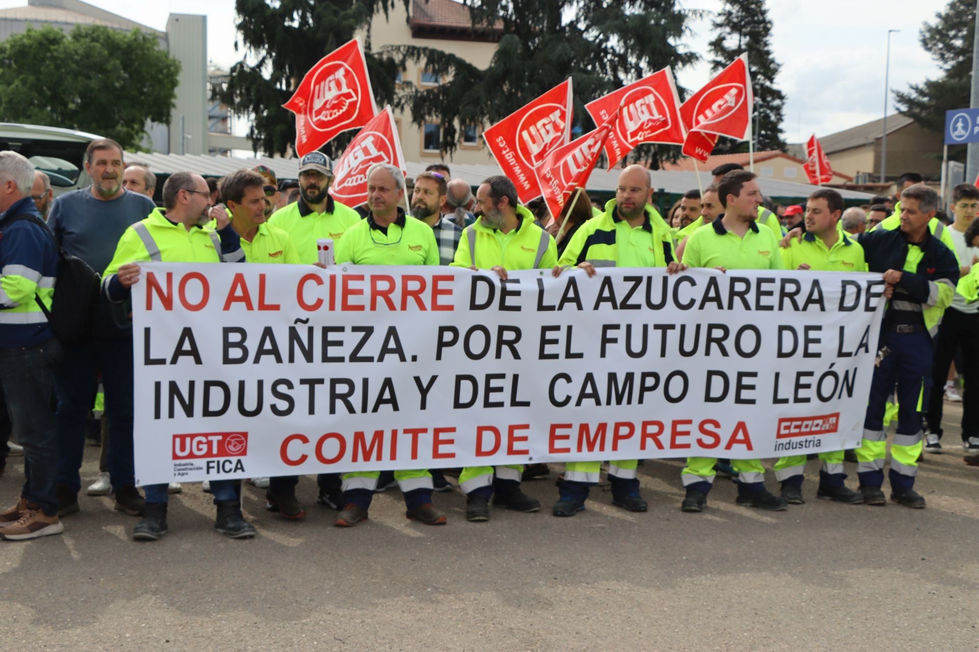 Concentración de trabajadores de Azucarera de La Bañeza