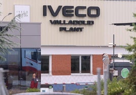 Acceso a la planta de Iveco en Valladolid, localizada en la avenida de Soria km 2,5.