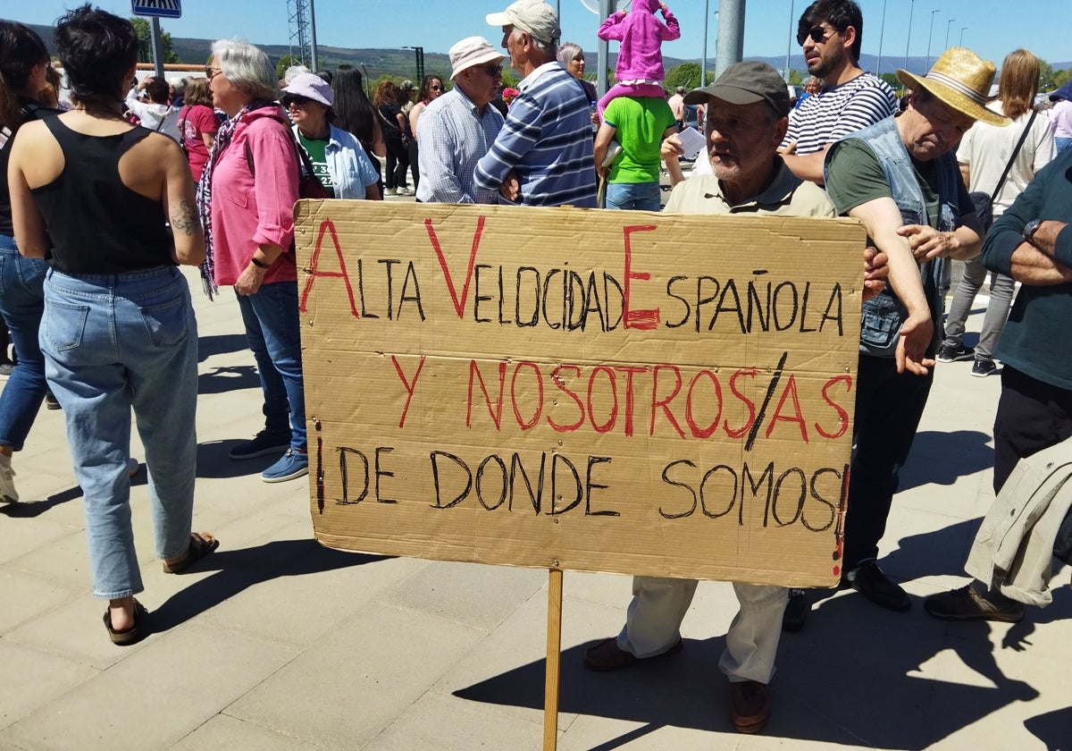 Concentración en la Estación Sanabria Alta Velocidad del 24 de mayo.