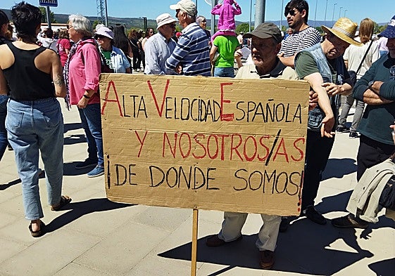 Concentración en la Estación Sanabria Alta Velocidad del 24 de mayo.