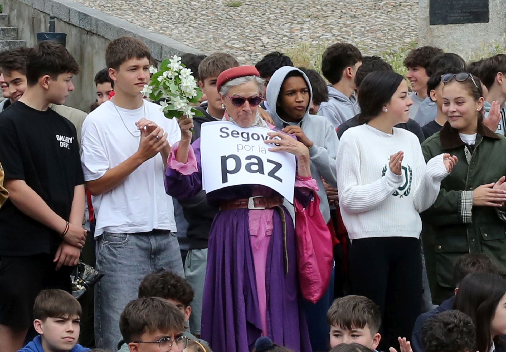 Fotos de la concentración por la paz en Segovia
