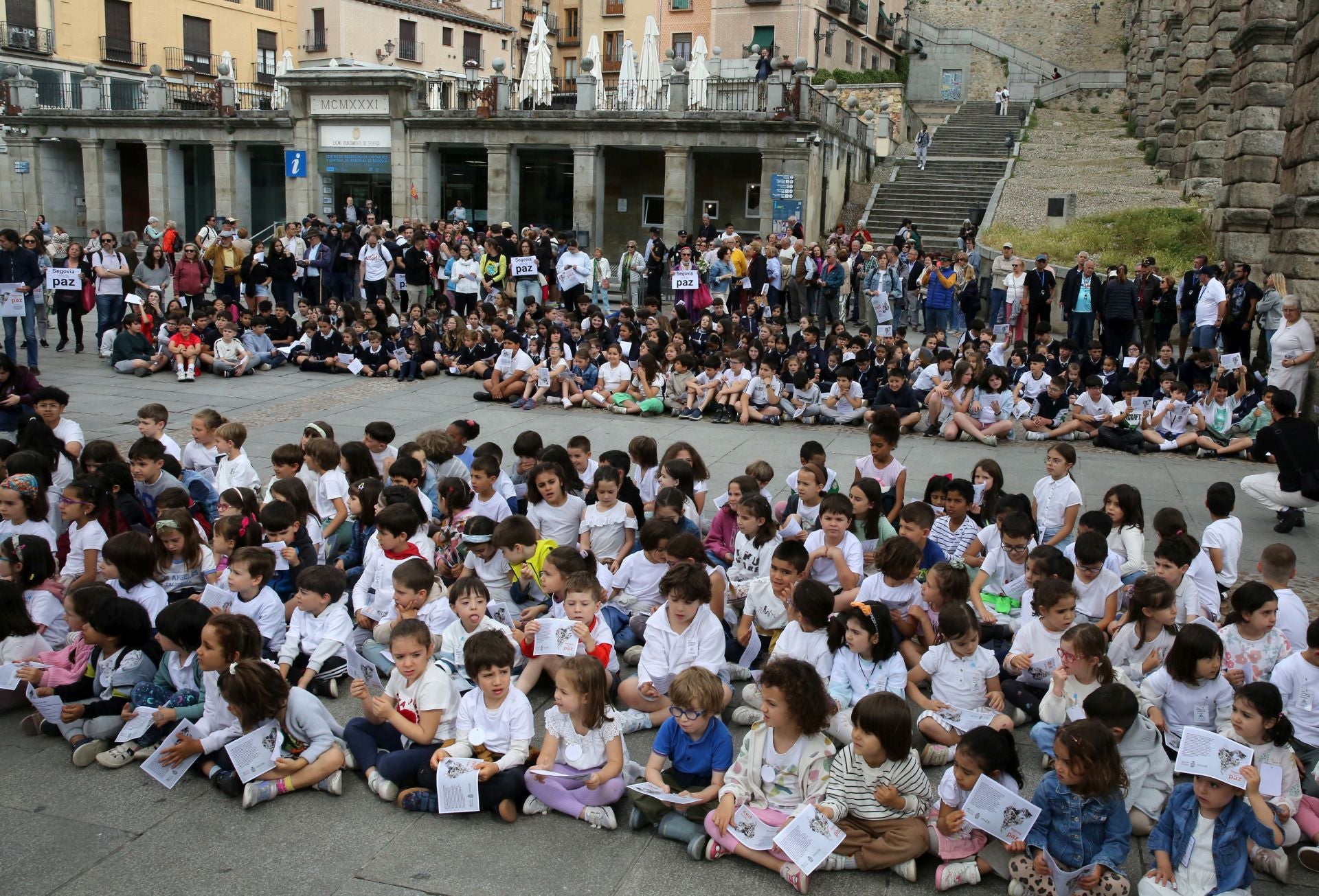 Escolares participantes en la concentración de este miércoles en Segovia.