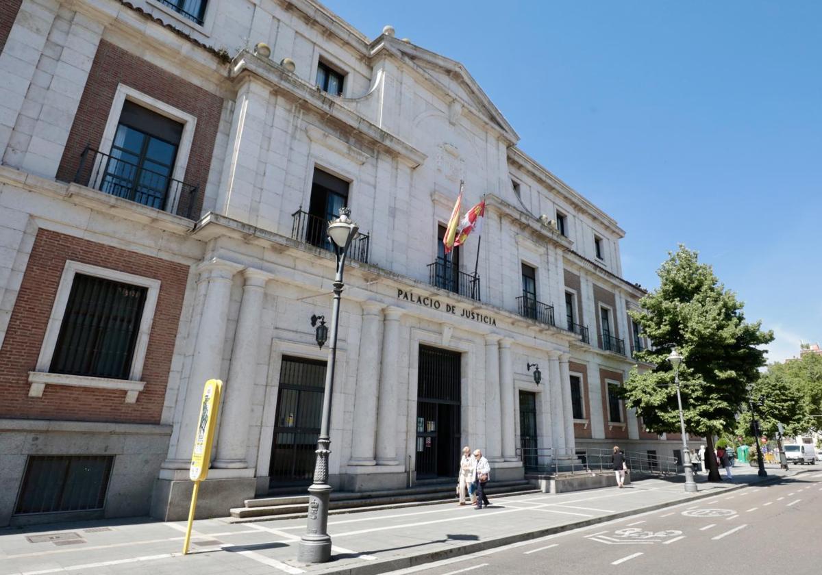 A juicio los seis jóvenes acusados de apalear a otro al grito de «maricón»