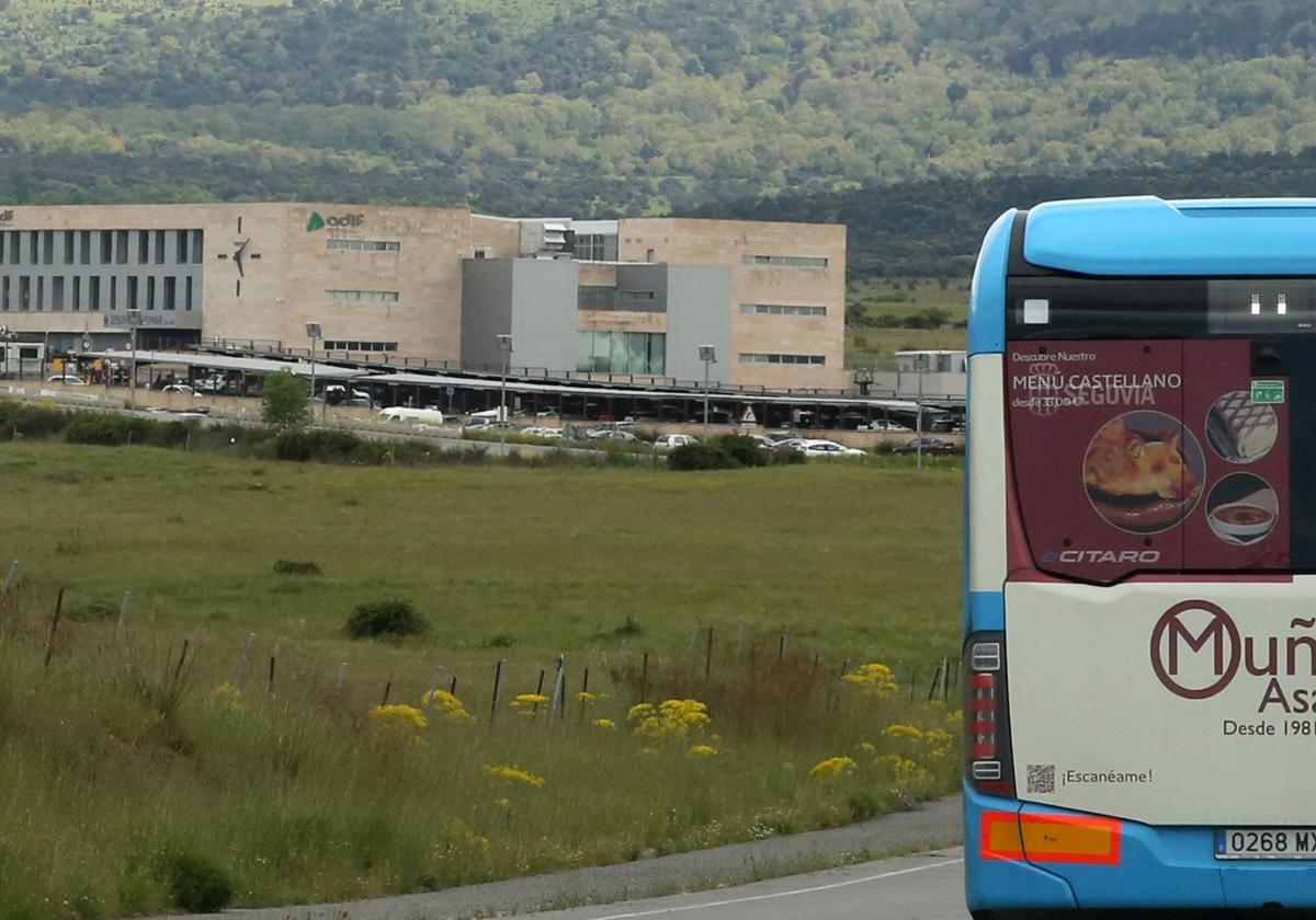 El Procurador del Común pide aumentar las frecuencias de autobuses a la estación del AVE