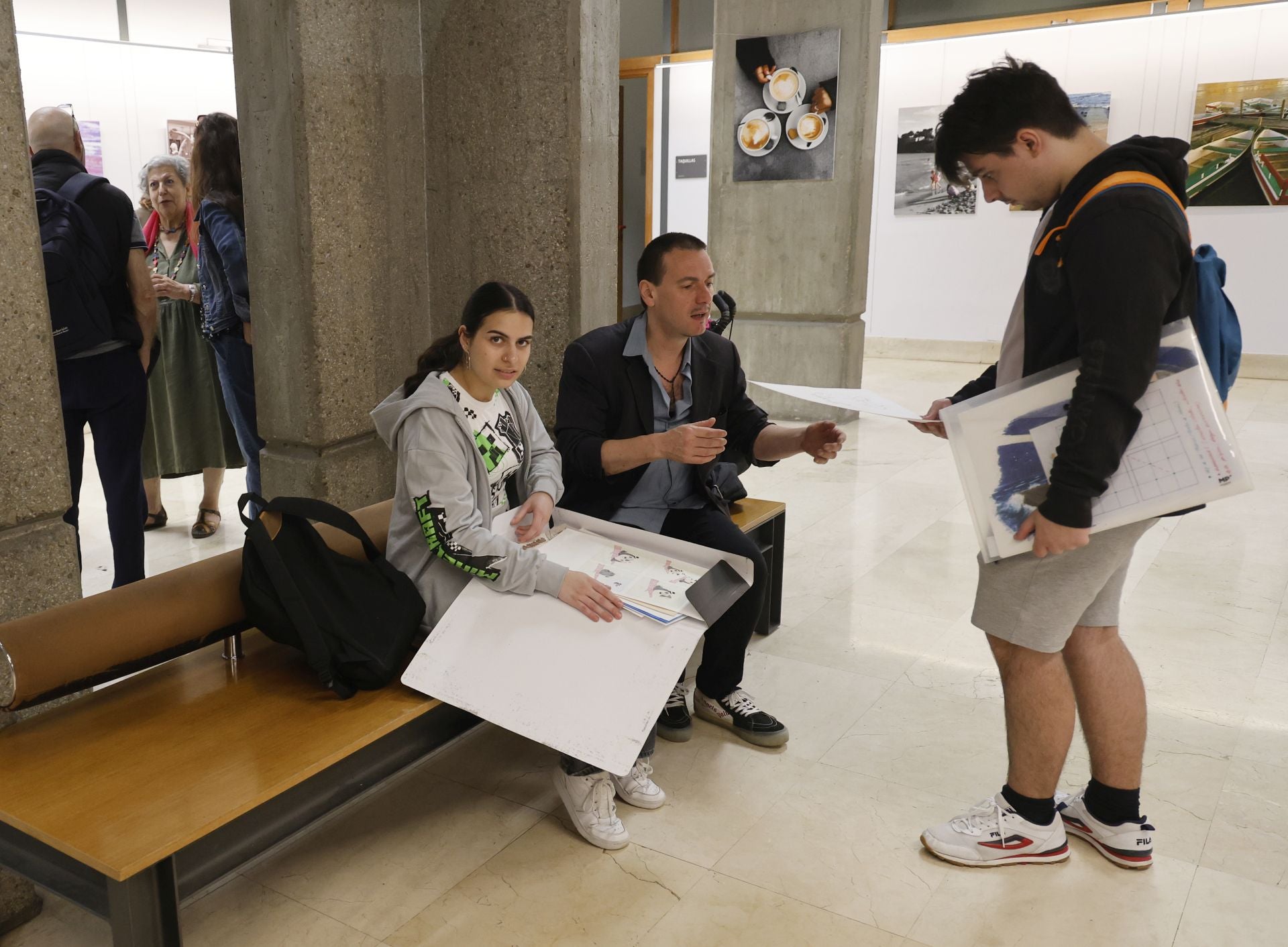 Los trabajos de la Escuela de Arte se exponen en la Biblioteca