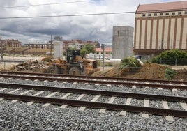 Obras del Ave a Cantabria en la salida norte de Palencia.