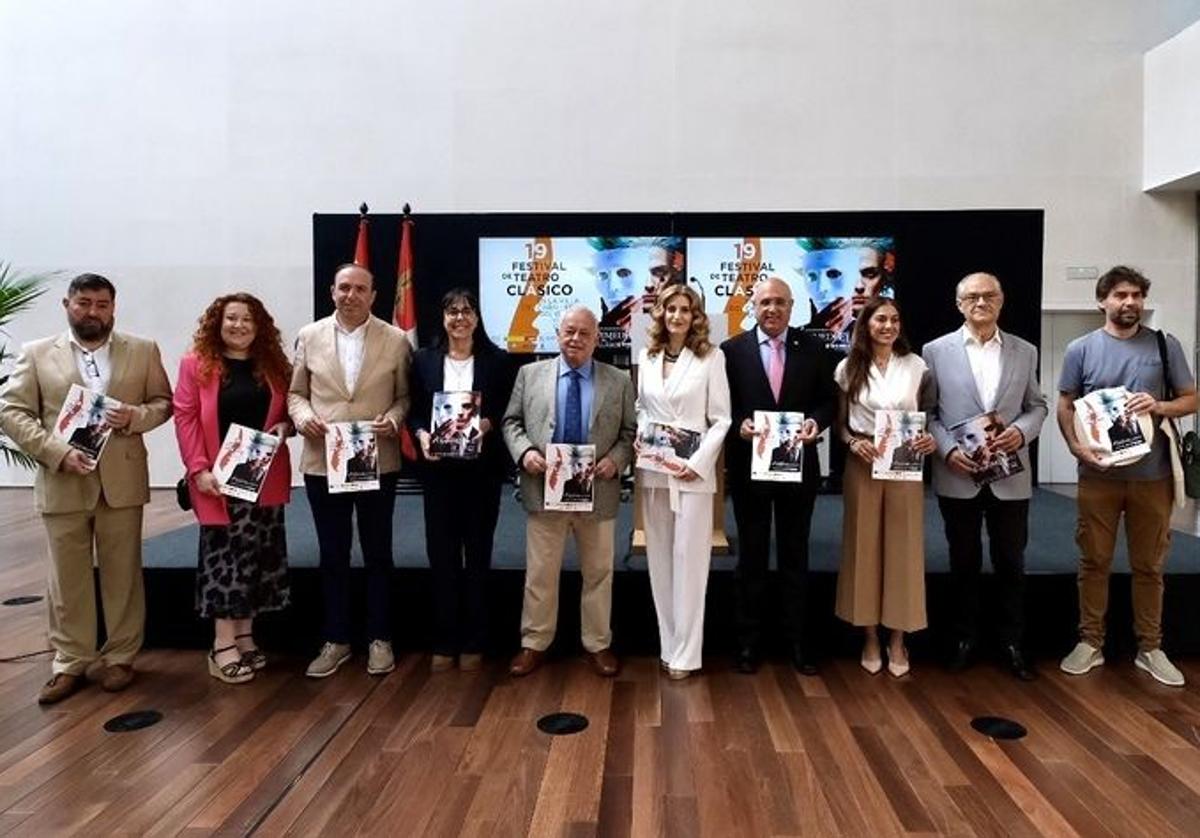 Representantes de instituciones y del festival en la presentación de Olmedo Clásico.