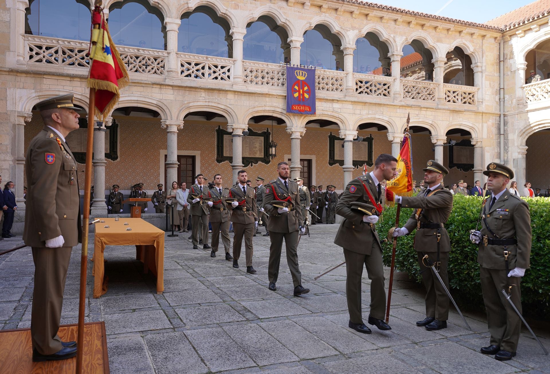 Fotos del acto de fin de curso de la Academia de Artillería