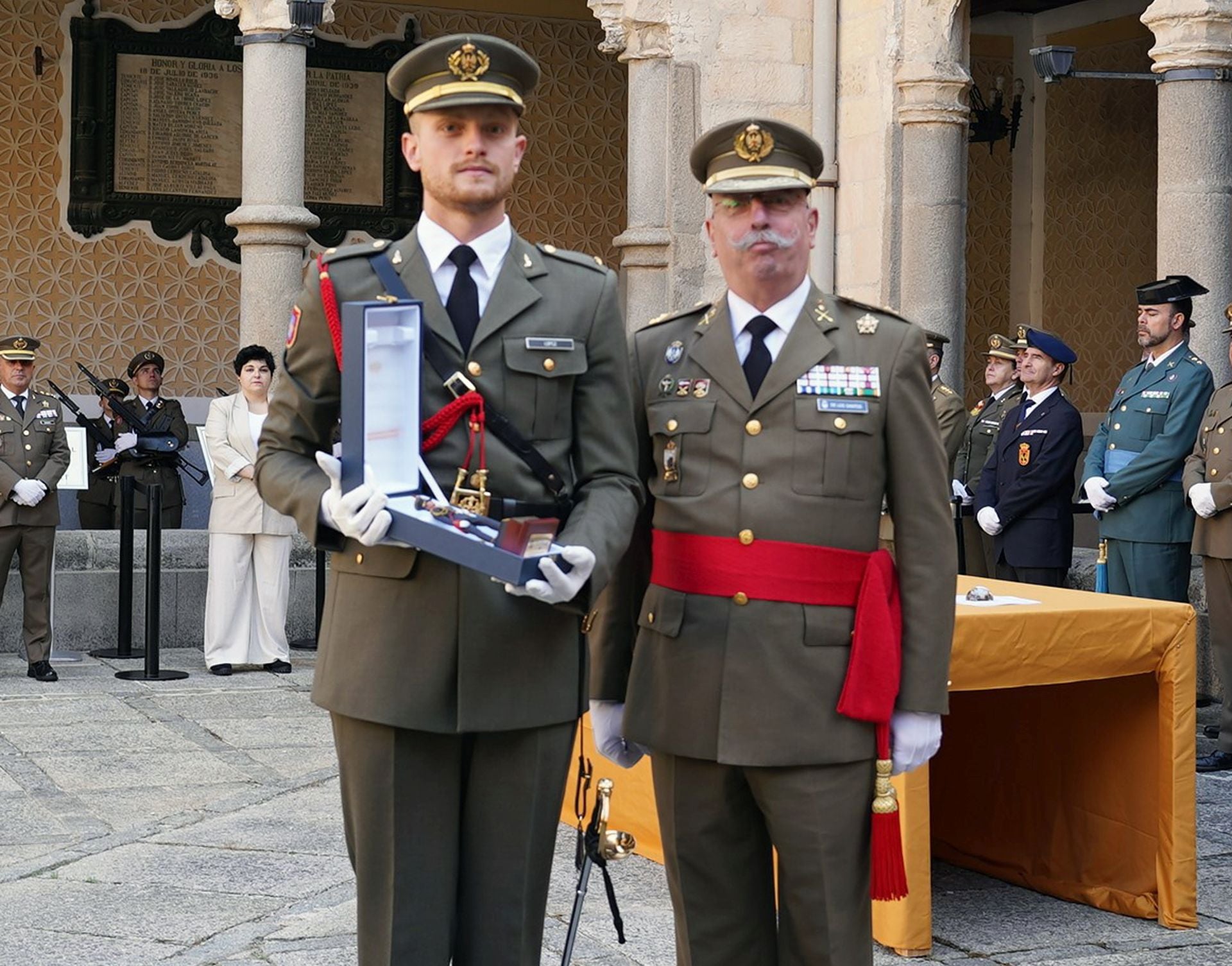 Fotos del acto de fin de curso de la Academia de Artillería