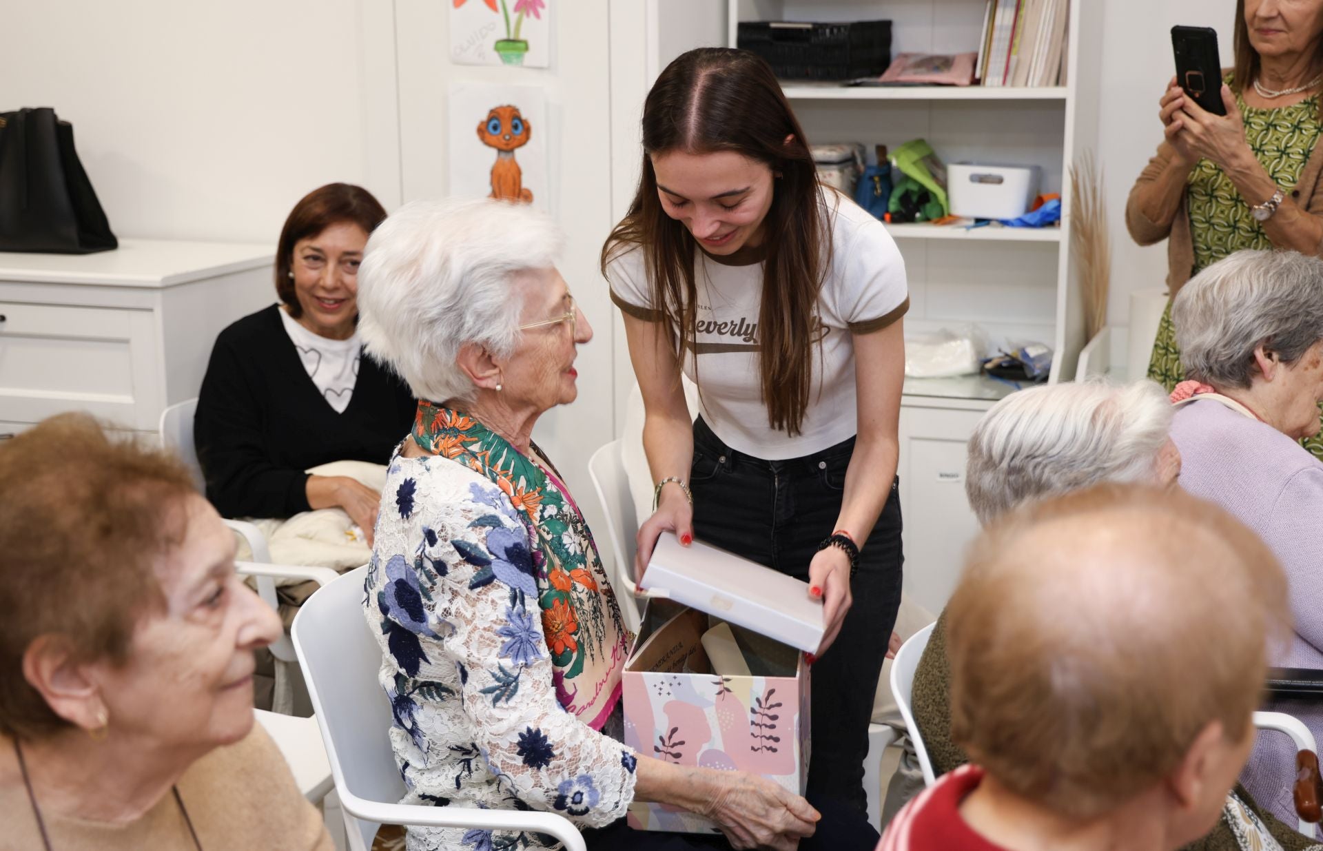 Intercambio de libros entre mayores y jóvenes