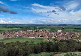 Vista de la localidad vallisoletana de Tordehumos desde el castillo.
