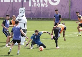 Una acción del entrenamiento del Real Valladolid del pasado 20 de mayo en los Campos Anexos
