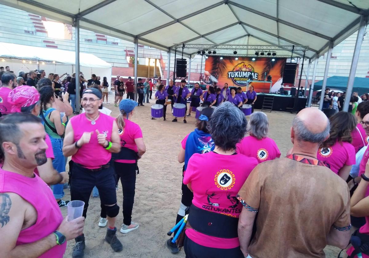 Ambiente en la carpa.