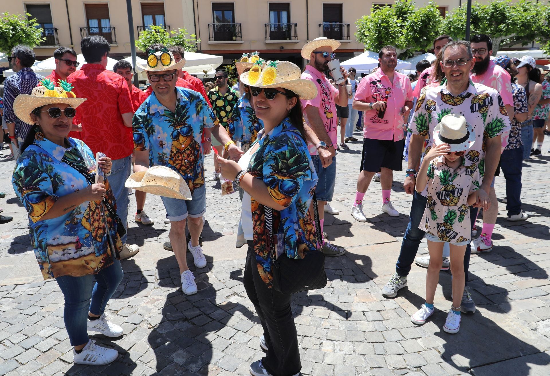 Las camisas de flores y más horteras toman Palencia