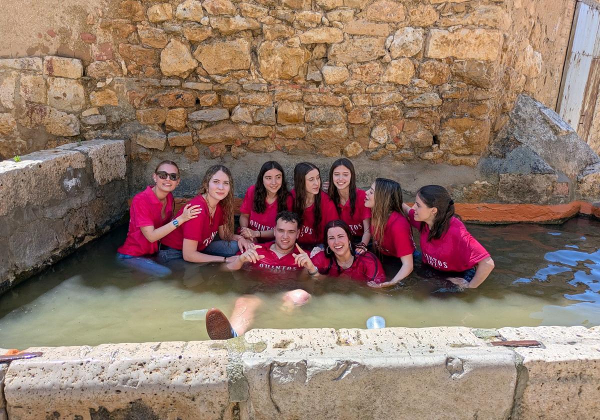 Torrelobatón celebra Pentecostés con los quintos como protagonistas