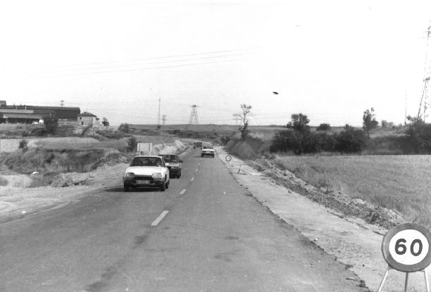 Carretera de acceso a la localidad. Julio de 1987.