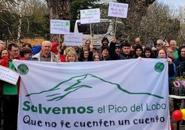 Una de las protestas que ha llevado a cabo la plataforma Salvemos el Pico del Lobo.