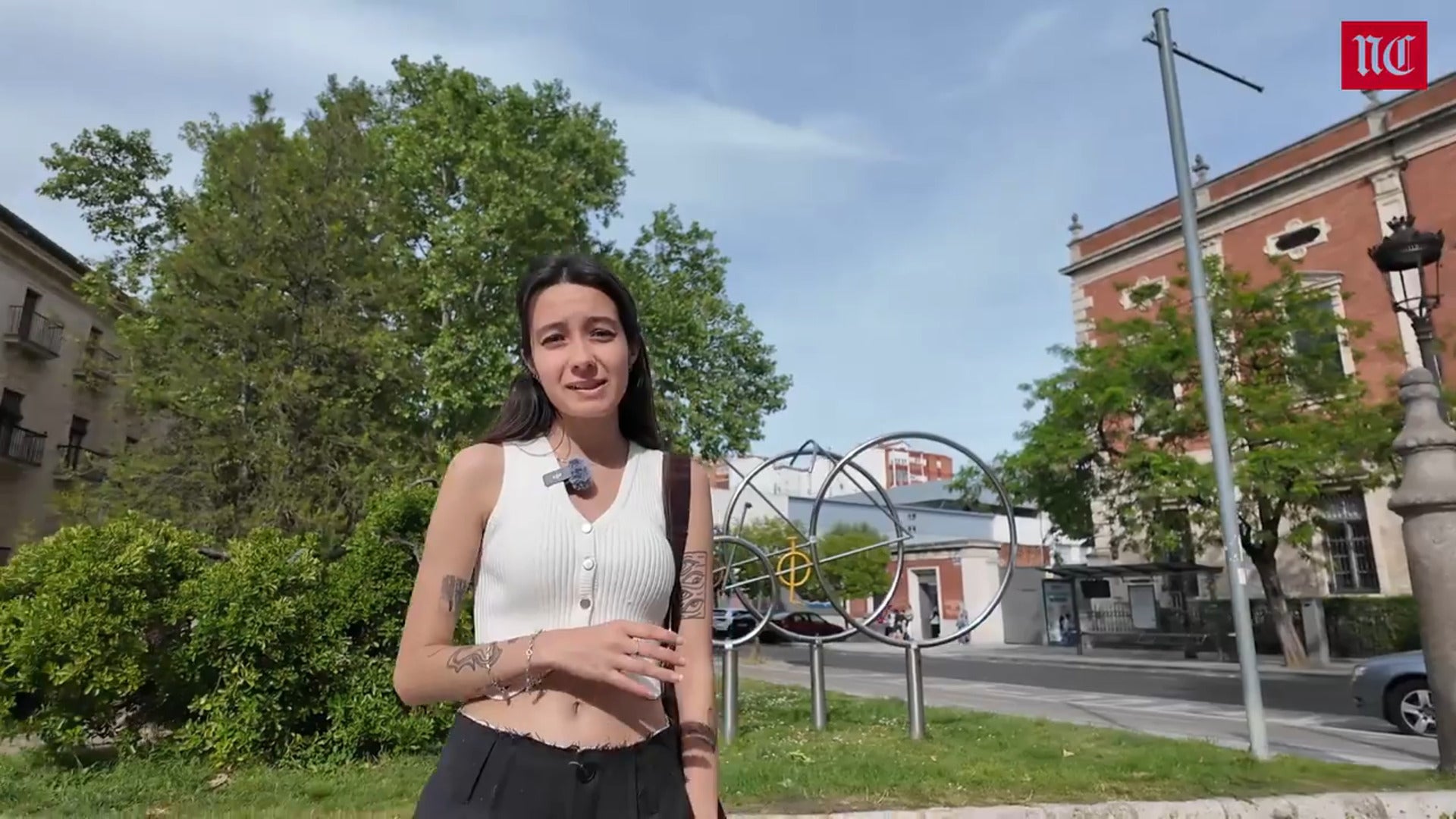 Así es la escultura que marca el inicio del carril bici universitario de Valladolid