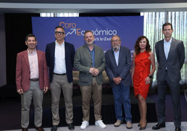 Francisco Hevia, director corporativo de Gullón; Hugo Tasis, director de Personas & Cultura -HR Manager en Collosa; Ángel Ortiz, director de El Norte; Cándido Méndez, ex secretario general de UGT; Cristina Santos, directora regional de Castilla y León de Banco Sabadell y Goyo Ezama, director general de El Norte de Castilla.